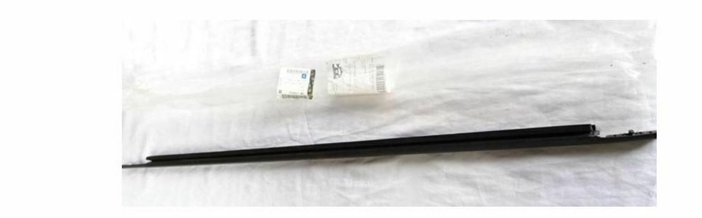 Opel Corsa D Ön Sol Cam Kenar Çıtası Orjinal Gm Marka 13188938