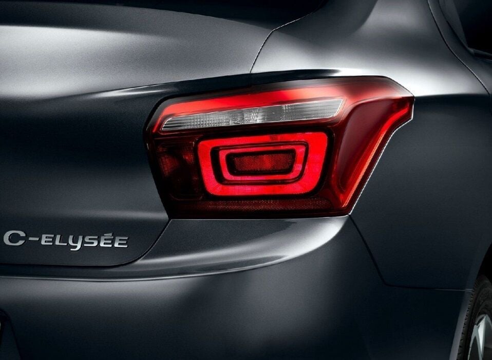 Citroen C-Elysee Sağ Stop Lambası (Makyajlı Kasa) Duylu Orjinal Psa Marka 9818810280