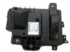 Opel Astra H Akü Plastiği Orjinal Gm Marka 13165712 - 260250