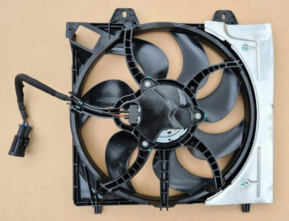 Opel Corsa F Fan Motoru Ve Davlumbazı Orjinal Psa Marka 9827752980