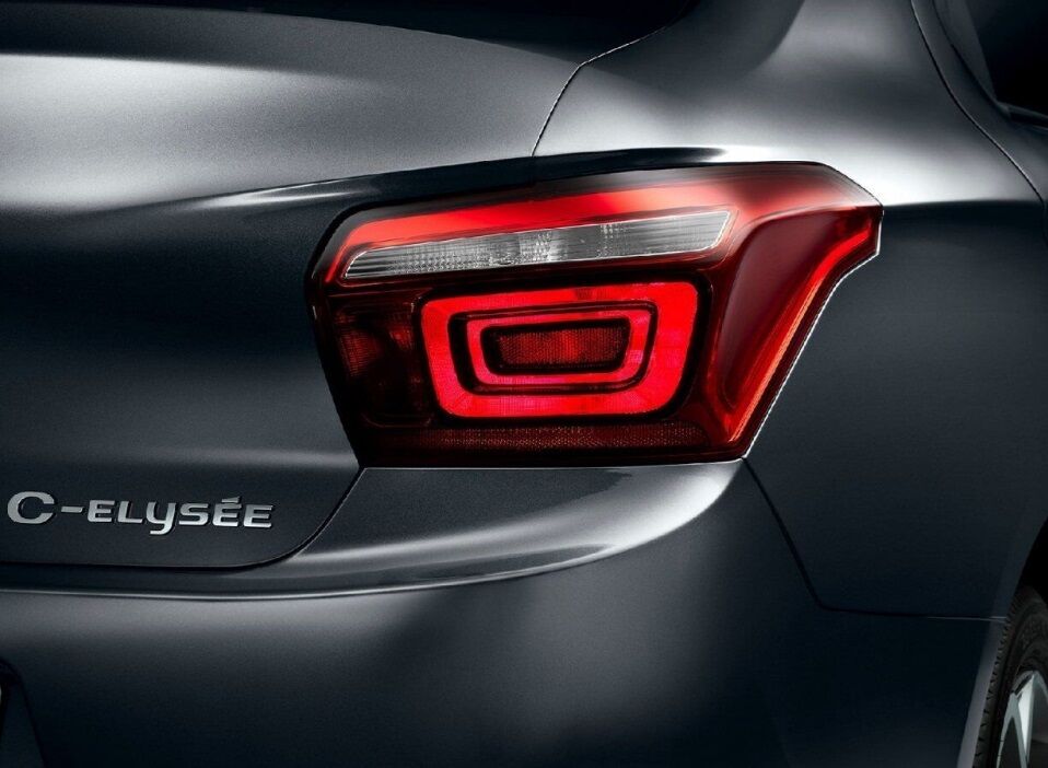 Citroen C-Elysee Sağ Stop Lambası (Makyajlı Kasa) Duylu Orjinal Psa Marka 9818810280